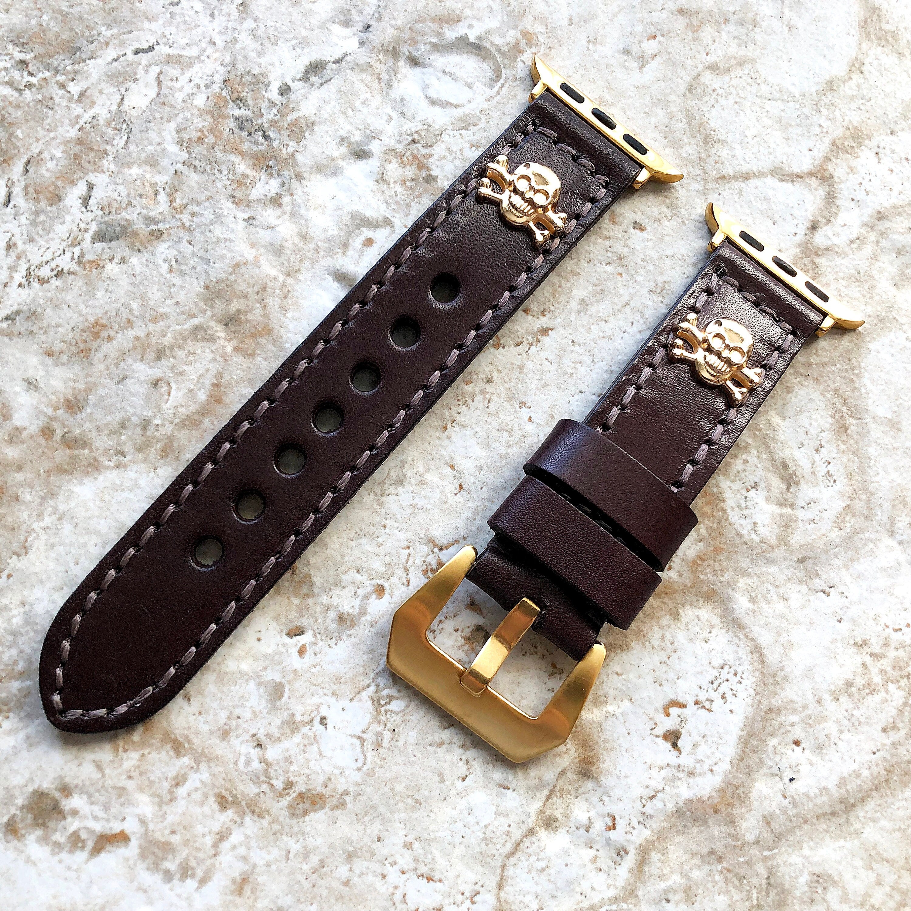 Apple Watch Band Brown Leather Metal Rivets Skull Crossbones for Ultra 2 and 9 8 Series iWatch 41mm 45mm 49mm Handmade Strap Bracelet GL